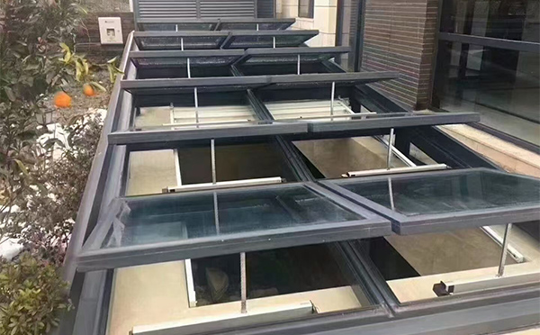 某轨道交通车辆维修车间大武口排烟窗应用