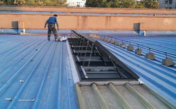 某区域性物流仓储中心大武口排烟窗系统安装项目