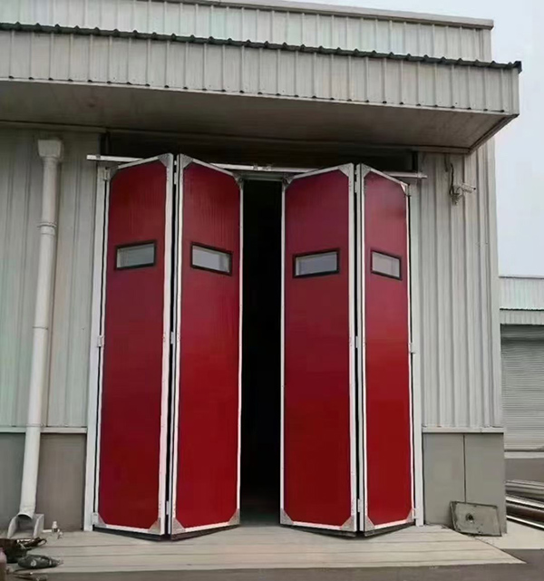 大武口工业折叠门在大型装配车间出入口的应用实例